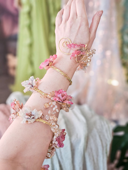 Großer Armschmuck Hibiskus